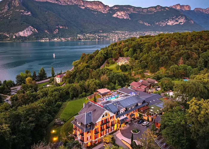 Les Trésoms Lake&Spa